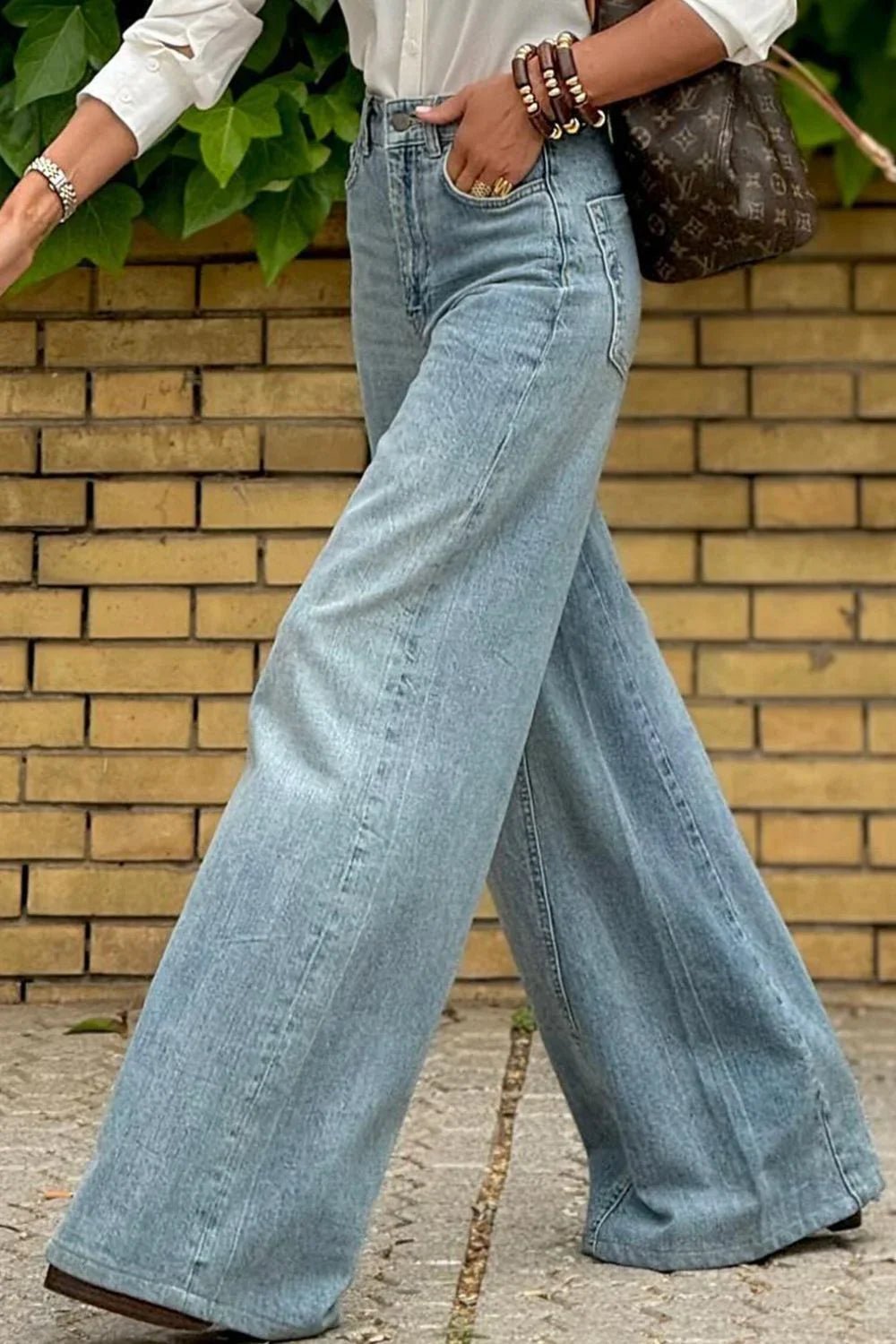Wide Leg Jeans with Pockets - Comfort & Style - Image 2